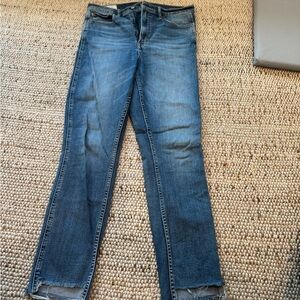 GAP Women's Straight Leg Blue Jeans